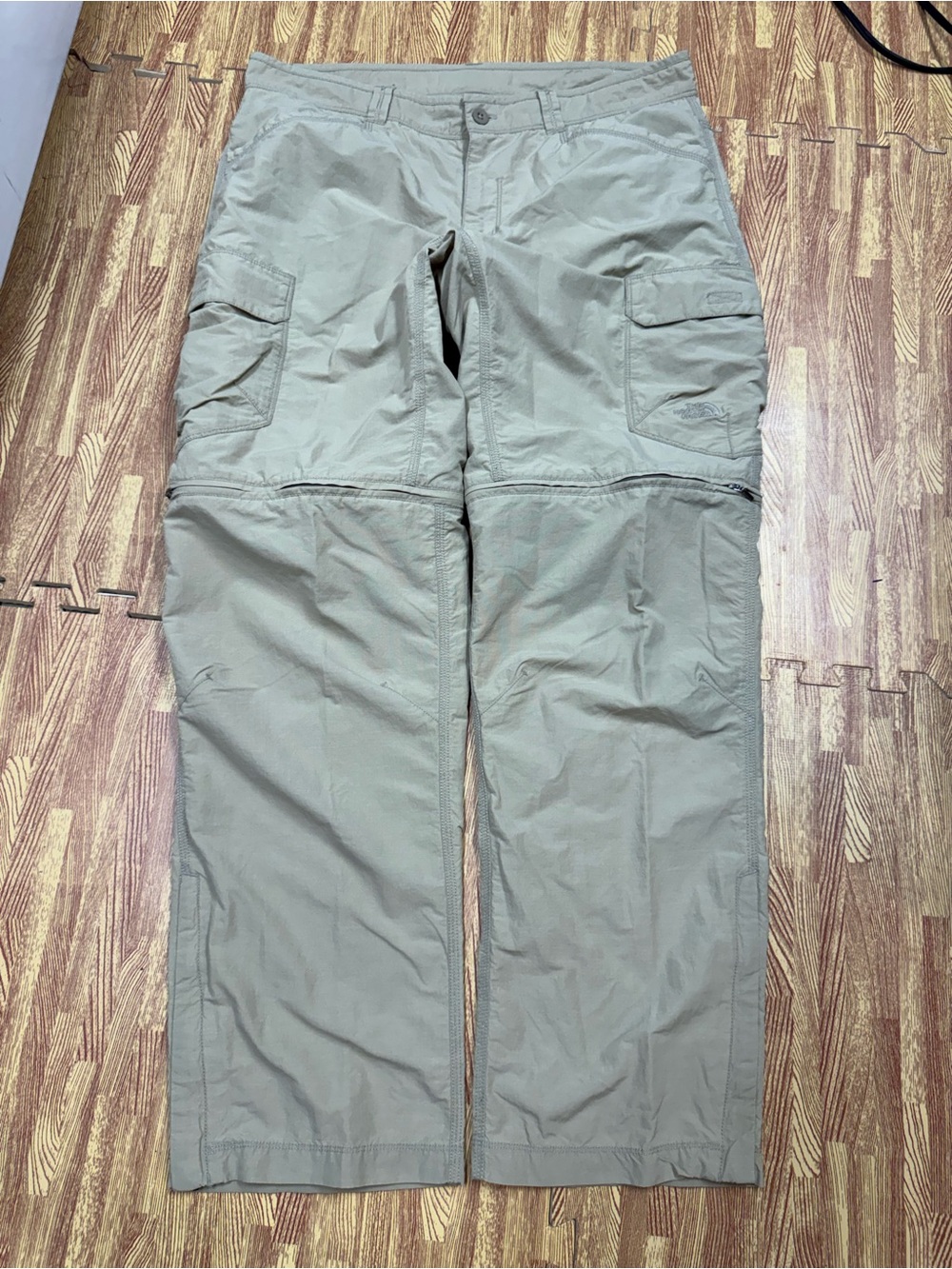 The North Face Convertible Cargo Pants Mens 36 Tan Hiking Outdoors Nylon